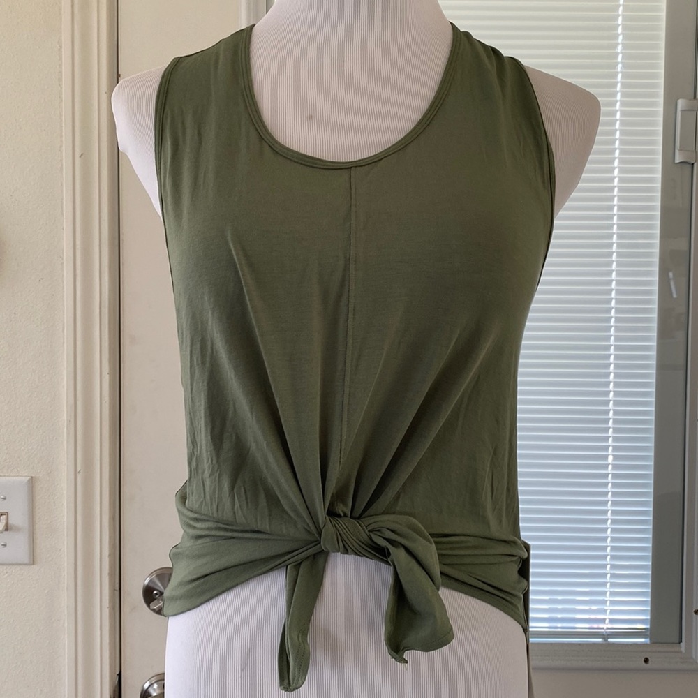 Brand new Flow Y 2-in-1 Yoga tank